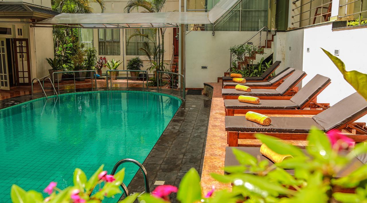 Oak Ray Serene Garden Hotel Kandy Extérieur photo