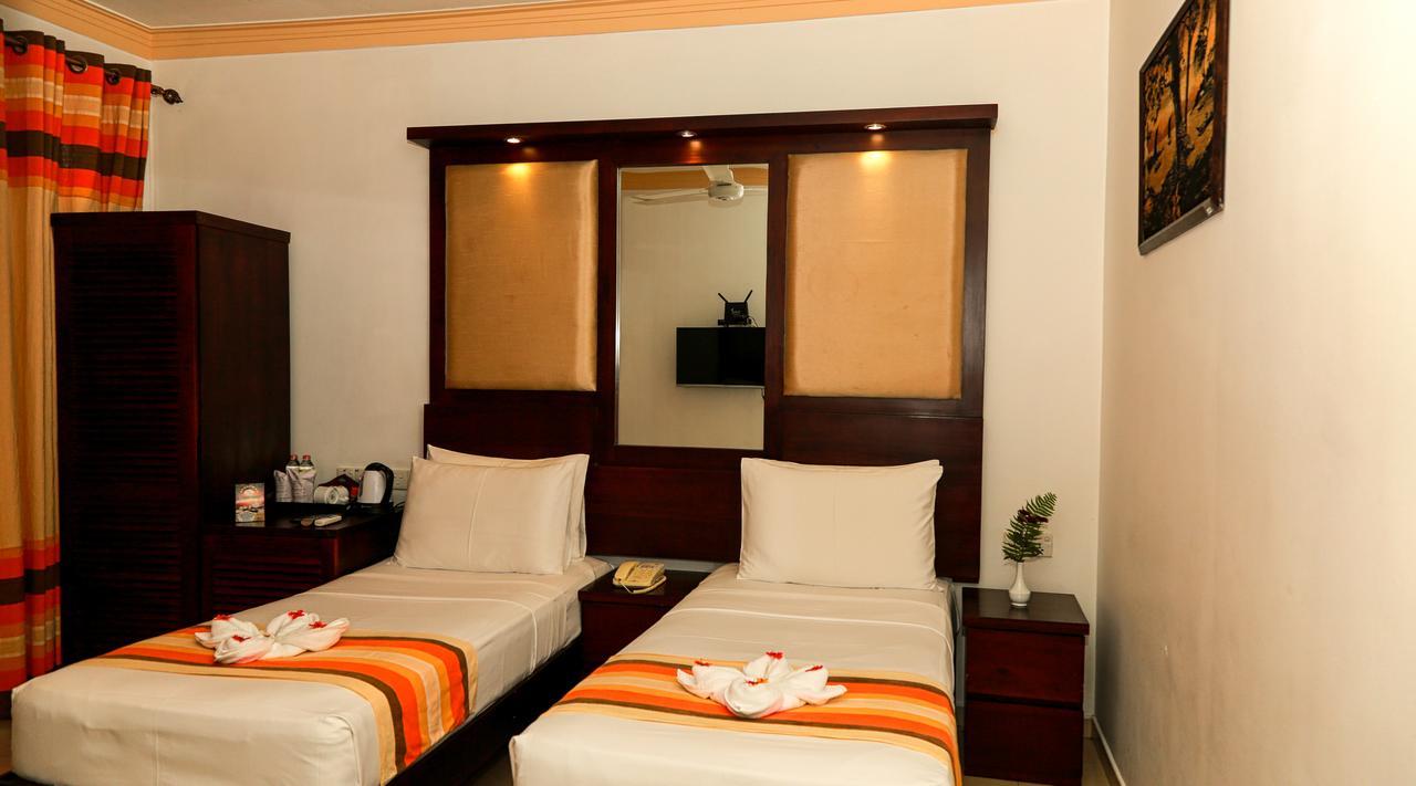 Oak Ray Serene Garden Hotel Kandy Extérieur photo